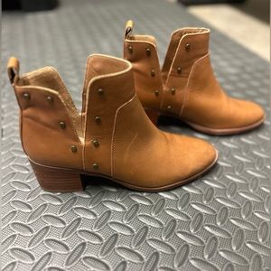 Franco Sarto Women's Richland Ankle Boot in Whiskey Size 6.5M